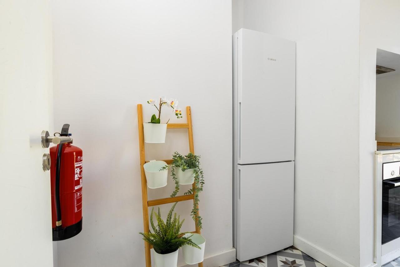 Los Anjos Apartment Lisbon Bagian luar foto